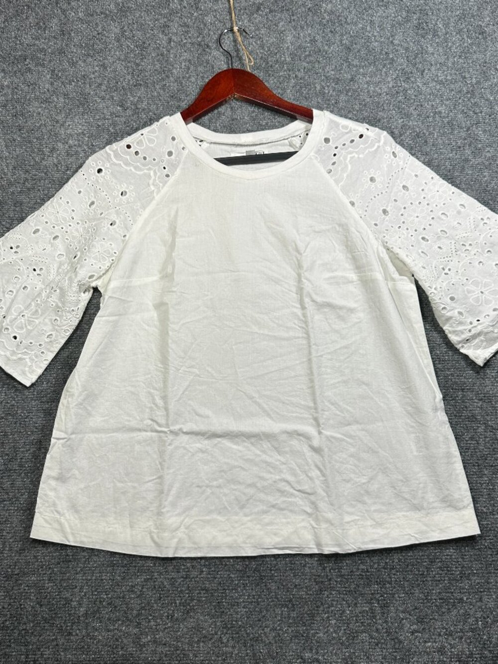 Kut From the Kloth Top  Womens Small White Cotton Eyelet Short Sleeve Blouse